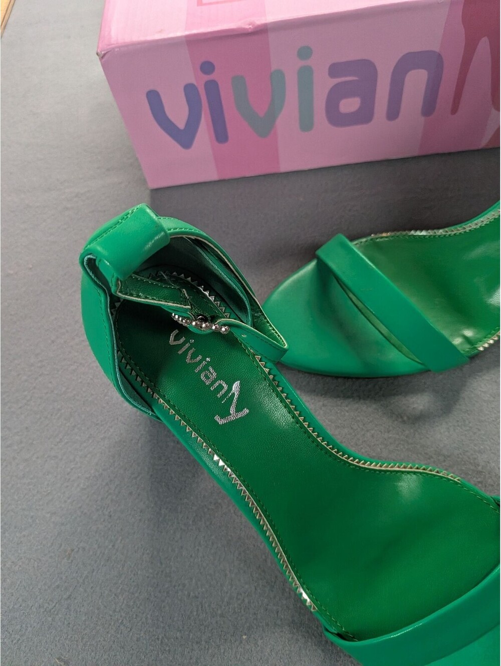 Viviany Heels Womens Size 9 Green Strappy Block Heel Floral Butterfly Sandals - Picture 2 of 10